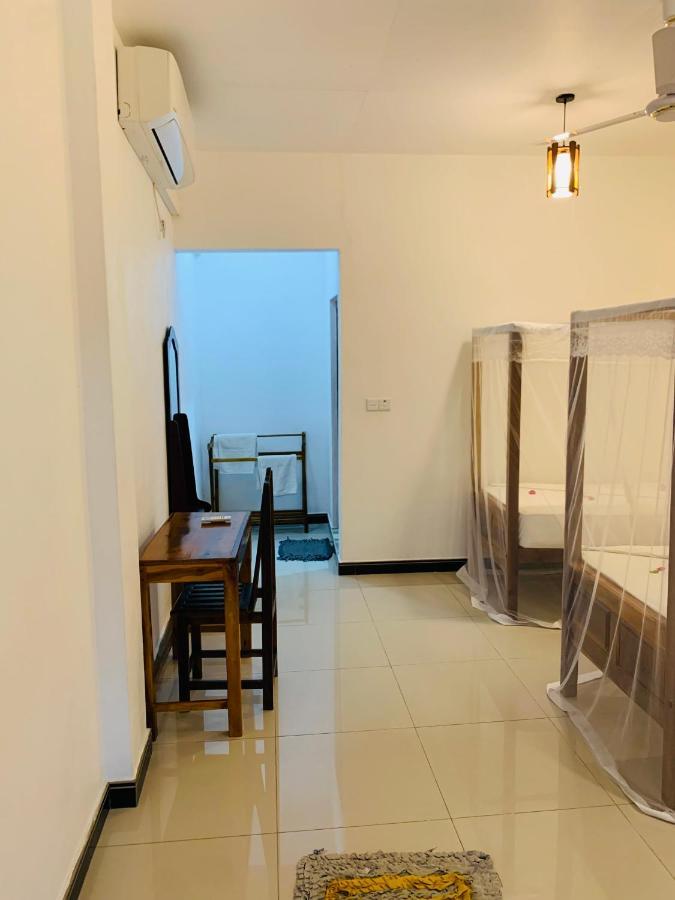 Chithru Bay Rooms & Hostel Arugam Bay Buitenkant foto