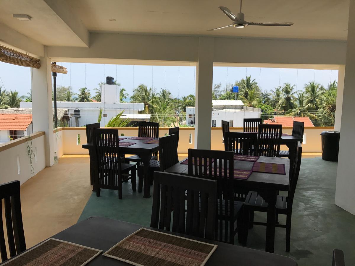 Chithru Bay Rooms & Hostel Arugam Bay Buitenkant foto