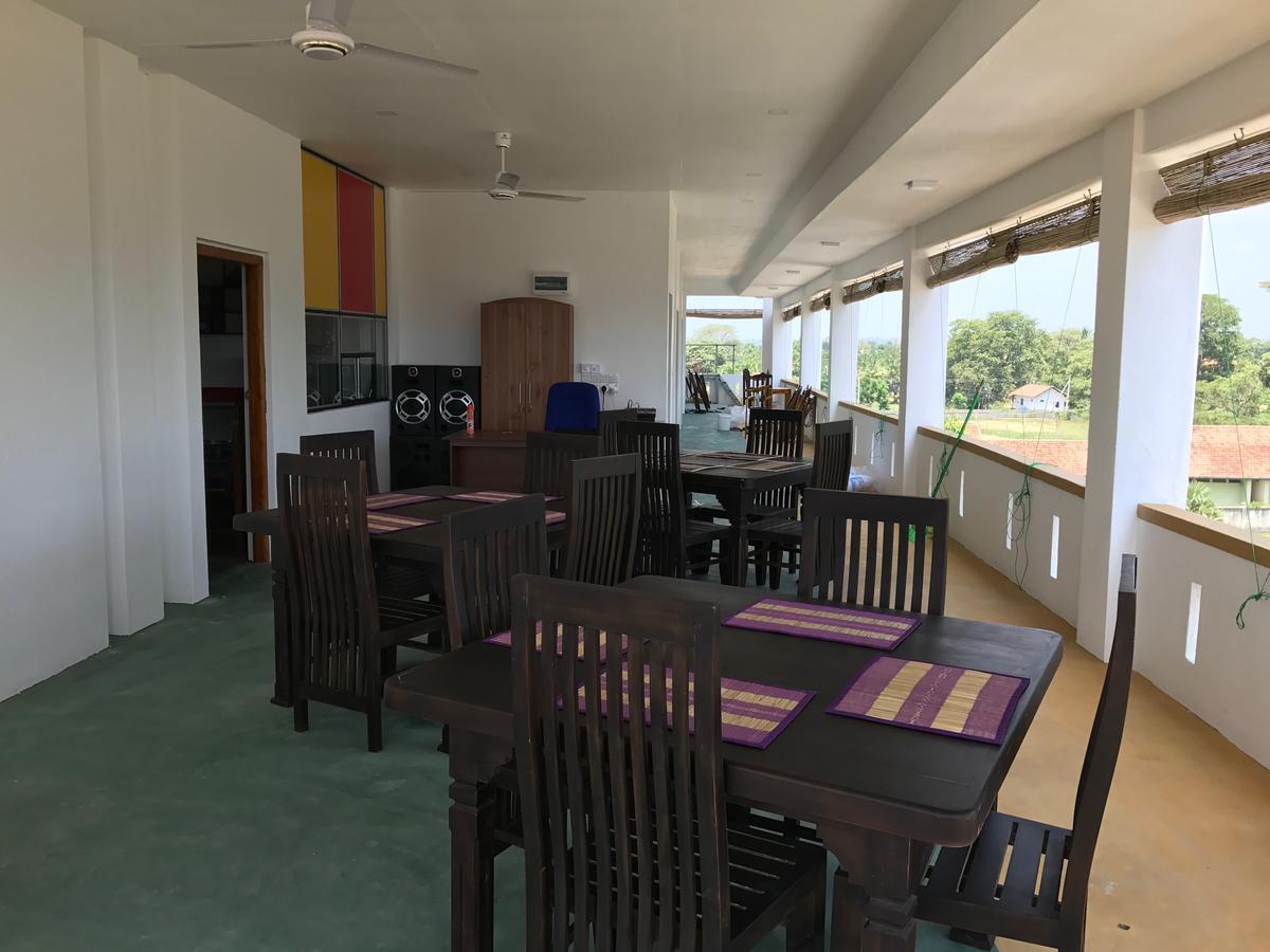 Chithru Bay Rooms & Hostel Arugam Bay Buitenkant foto